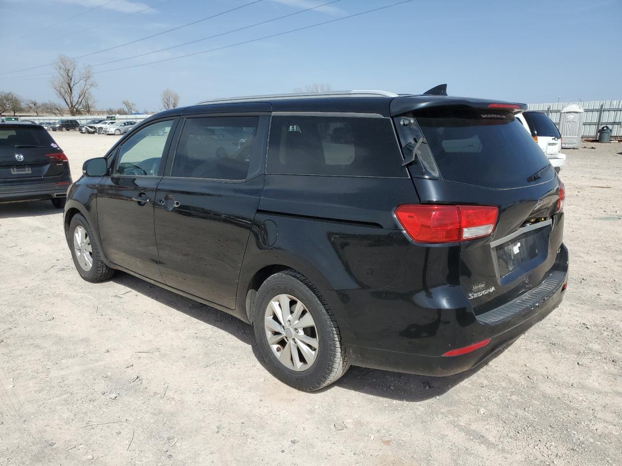 2015 Kia Sedona - Image 2