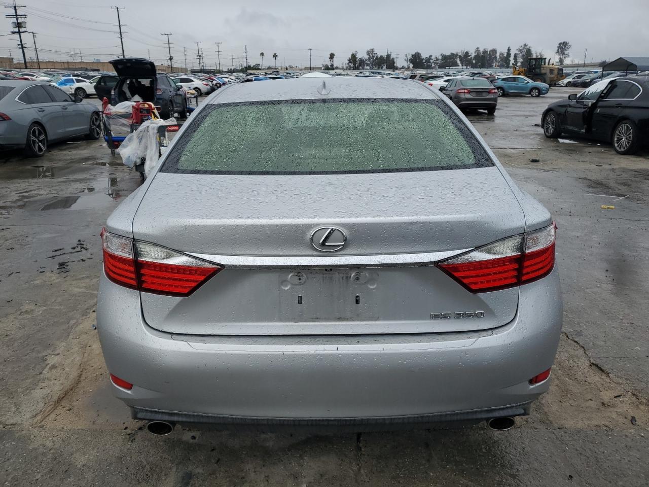 2015 Lexus ES - Image 6