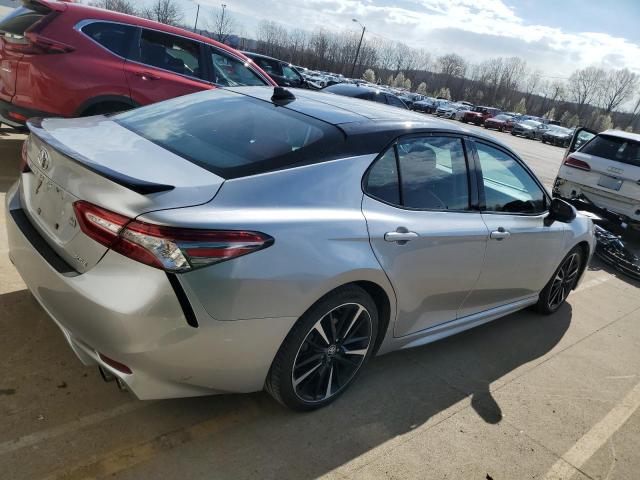  TOYOTA CAMRY 2019 Srebrny