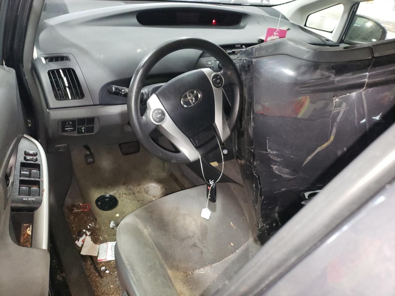2011 Toyota Prius - Image 8