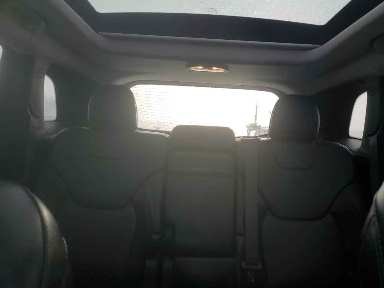 2018 Jeep Grand Cherokee - Image 10