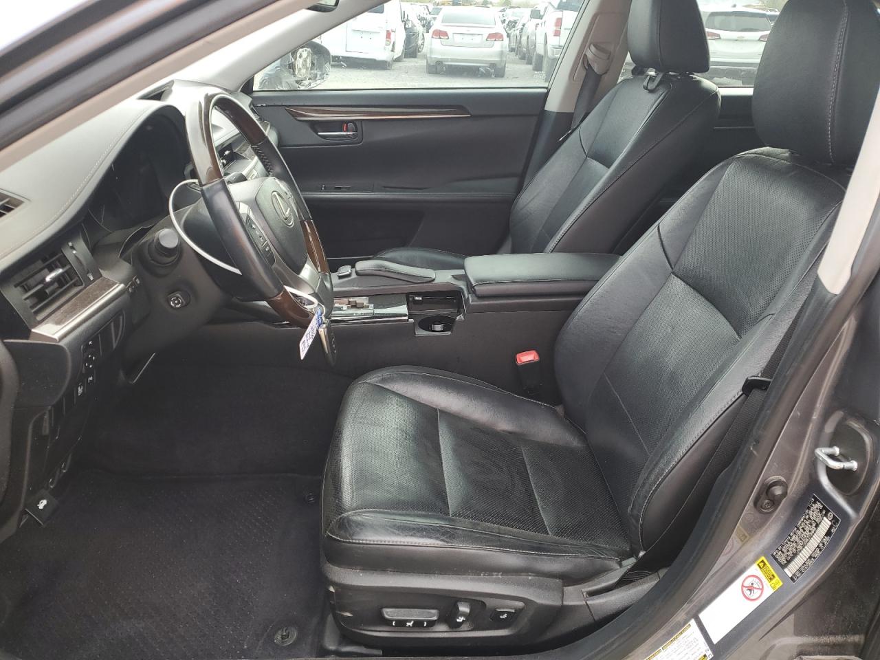 2014 Lexus ES - Image 7