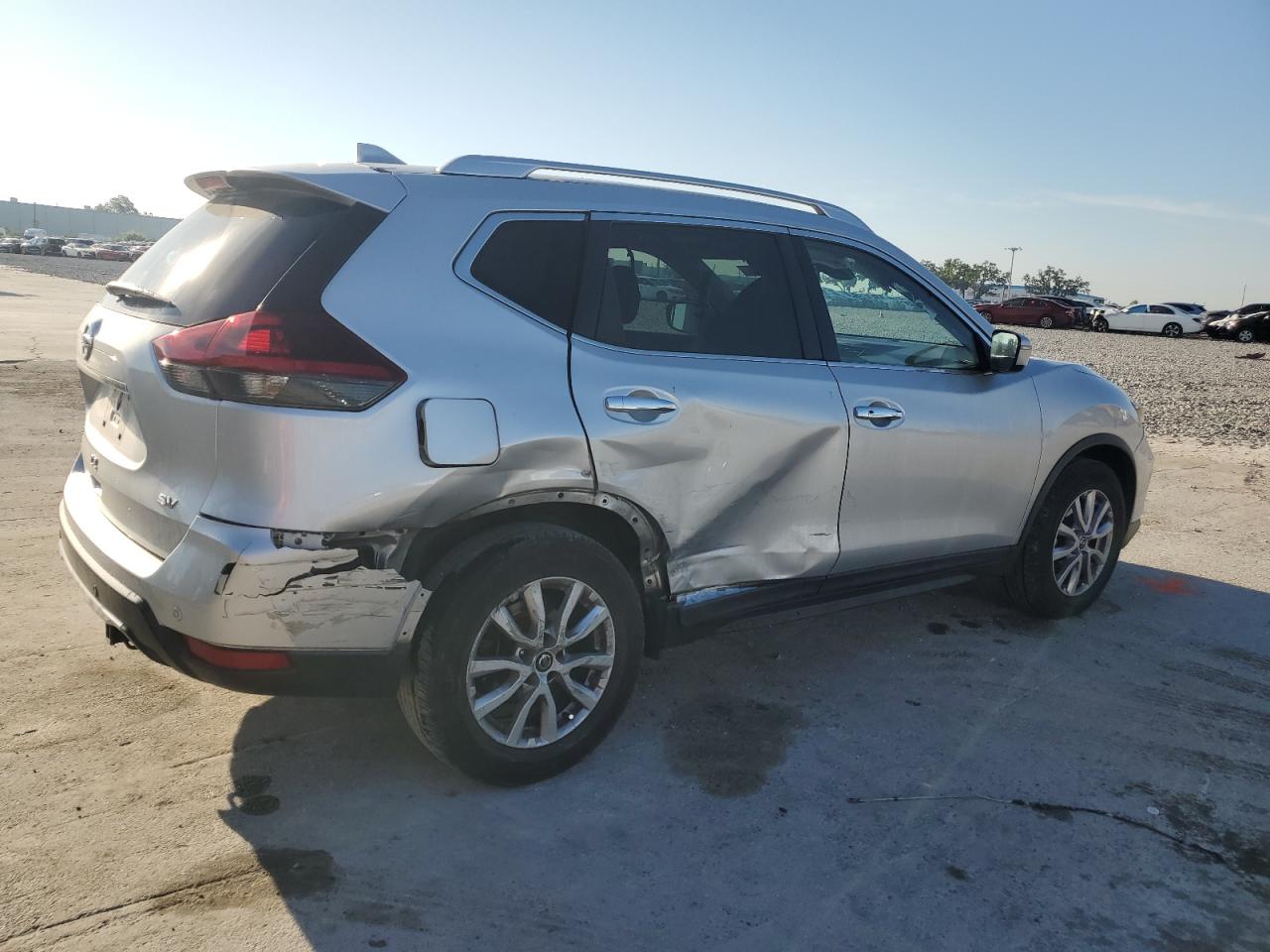 KNMAT2MT8KP527094 Nissan Rogue 2019. Фото: 2