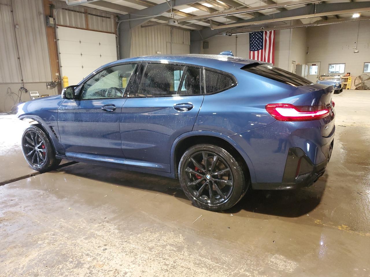 2022 BMW X4 - Image 2