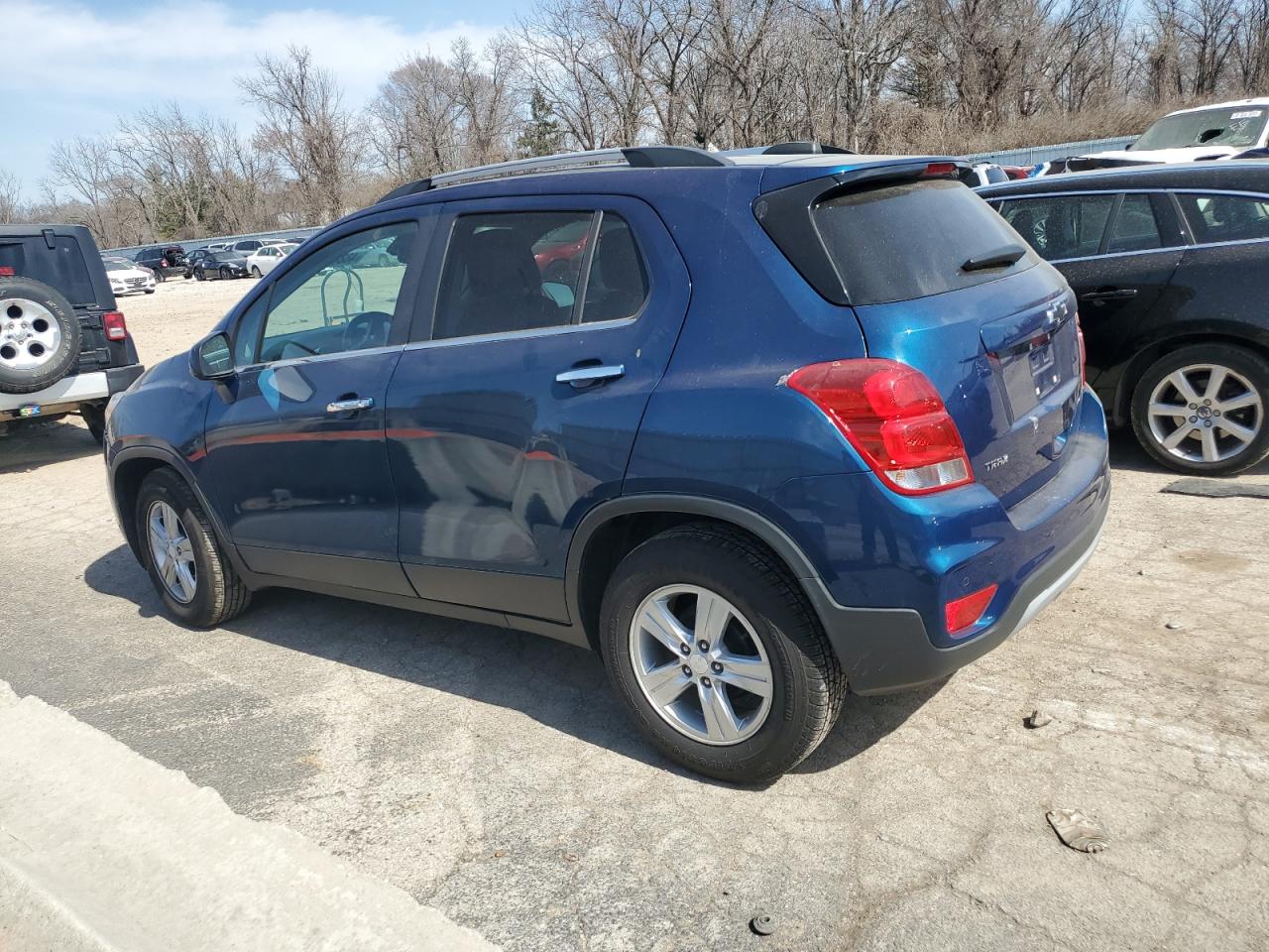 2020 Chevrolet Trax - Image 2