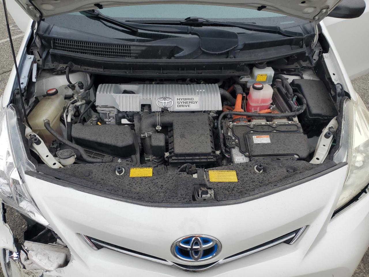 2014 Toyota Prius - Image 12