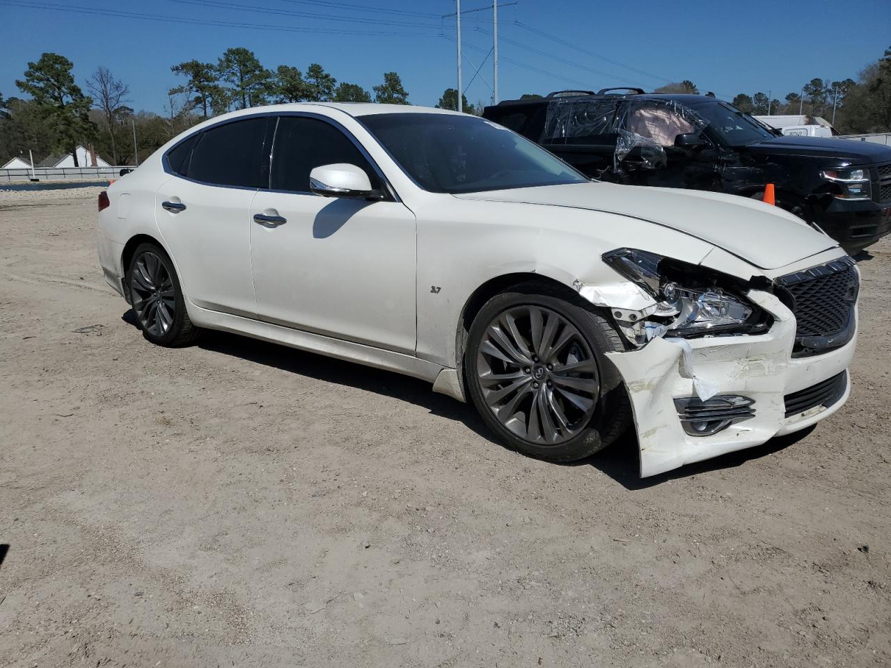 2019 Infiniti Q70 - Image 4