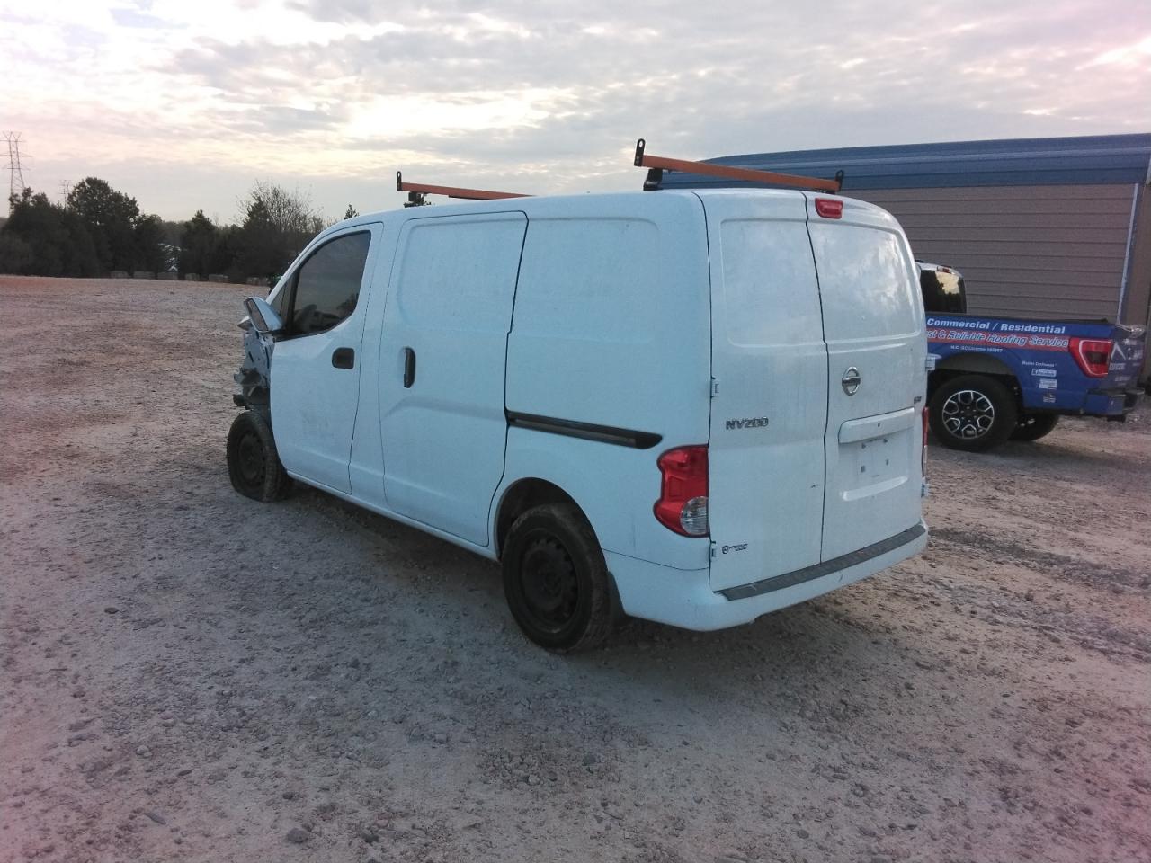 2017 Nissan NV - Image 2