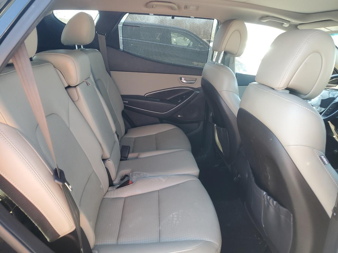2013 Hyundai Santa Fe - Image 12