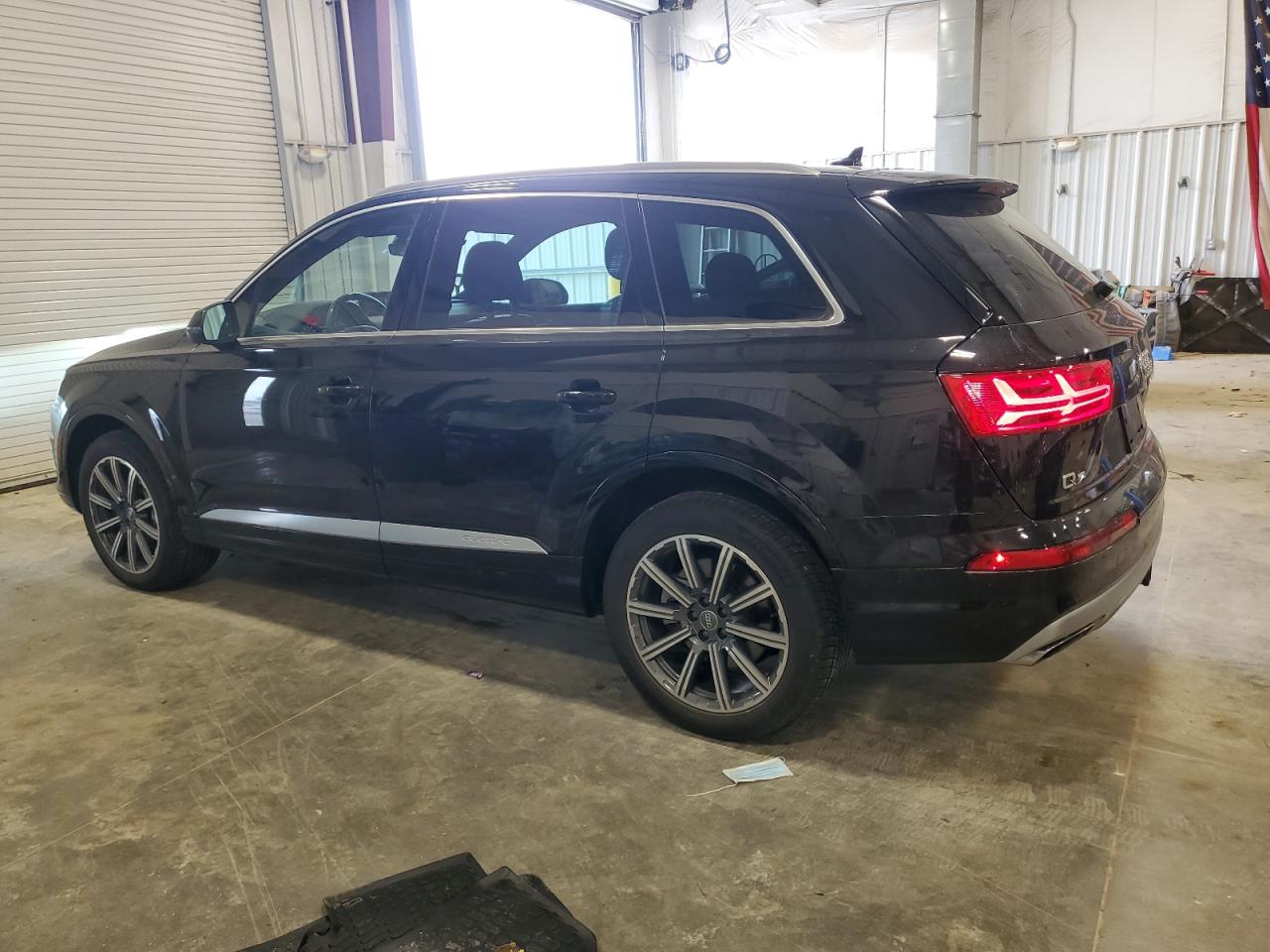 2017 Audi Q7 - Image 2