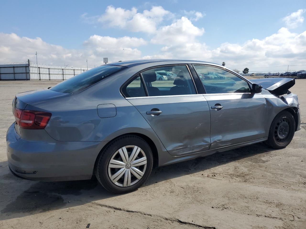 2017 Volkswagen Jetta - Image 3