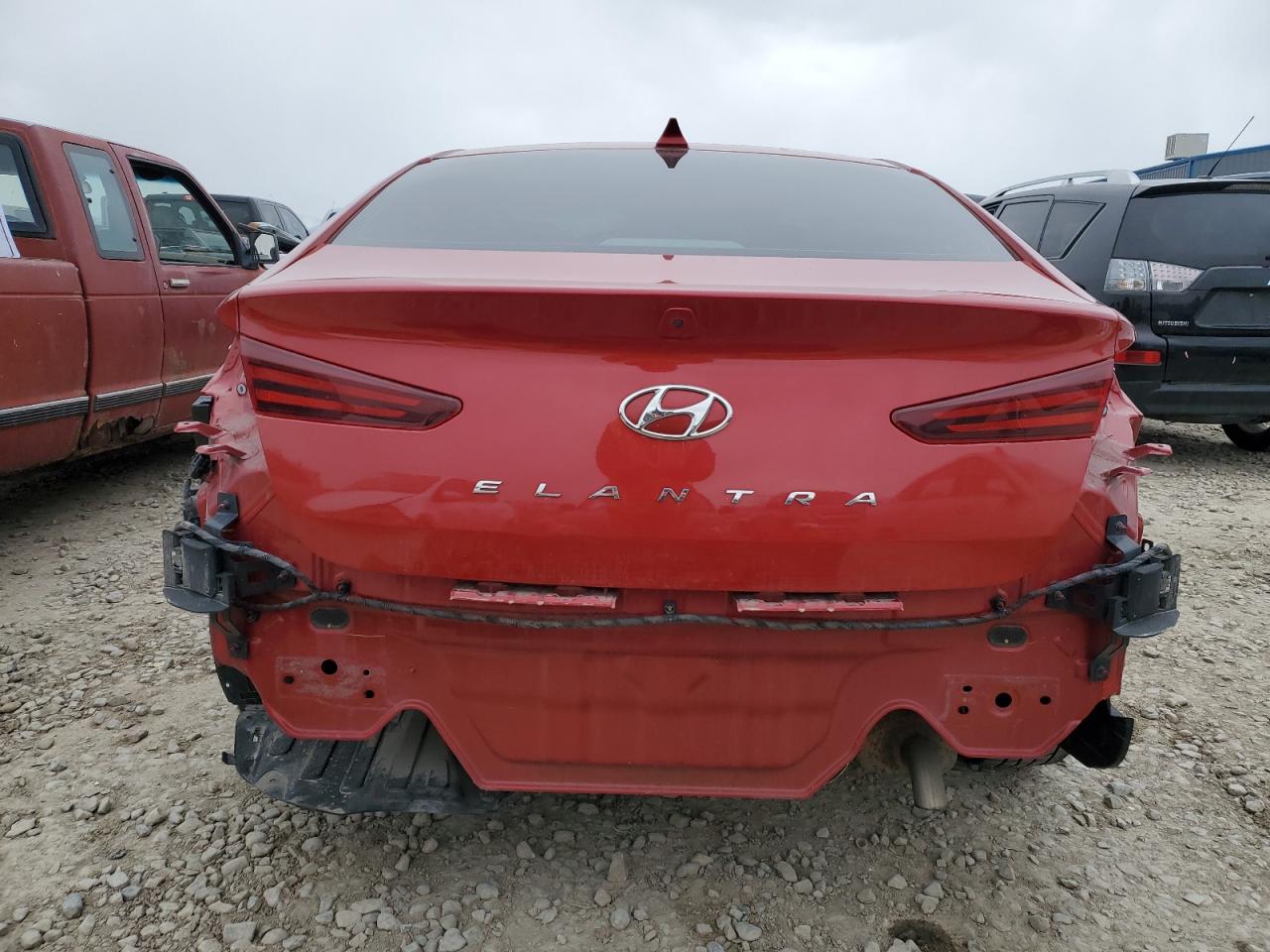 2019 Hyundai Elantra - Image 6