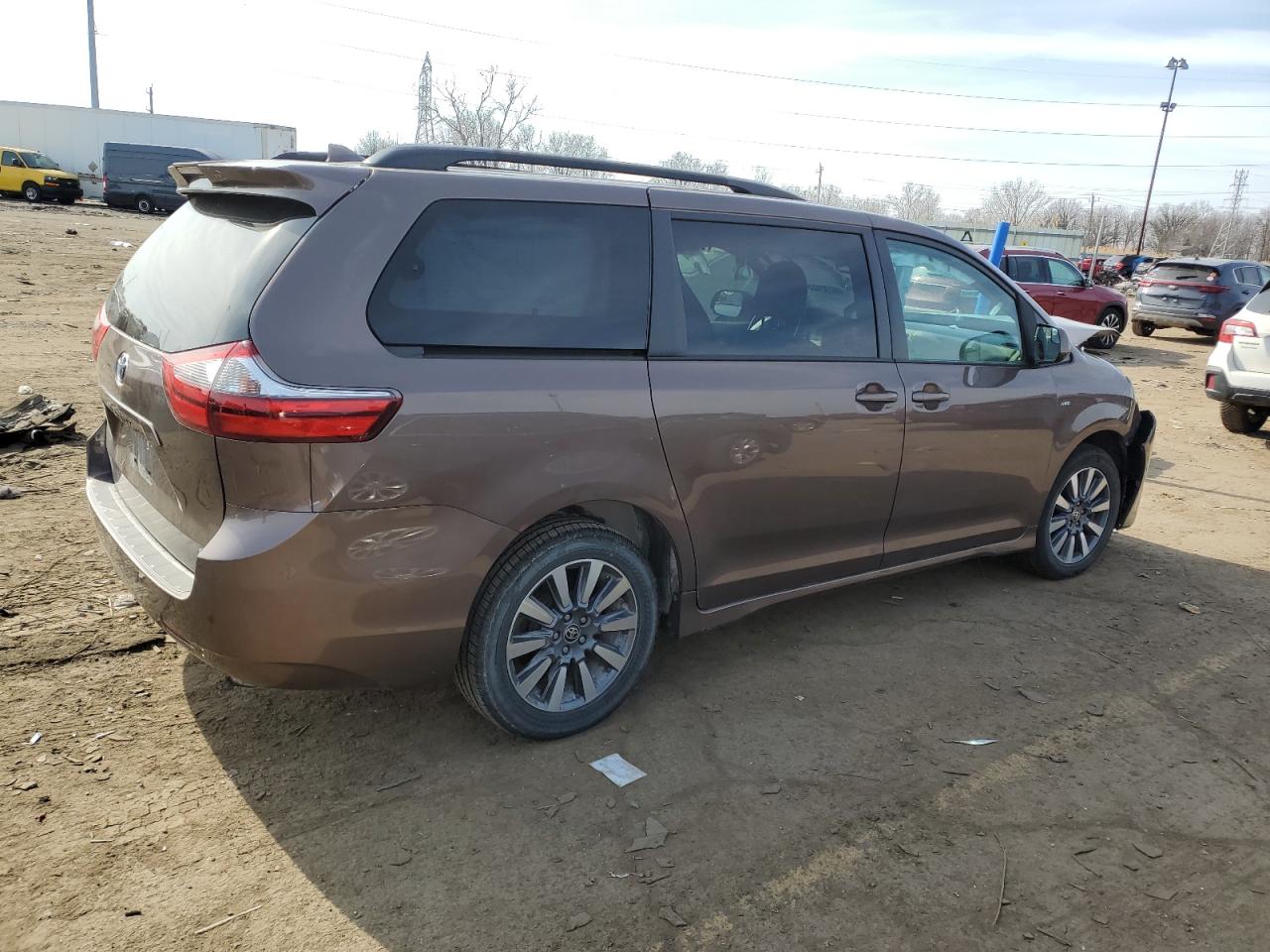 2020 Toyota Sienna - Image 3
