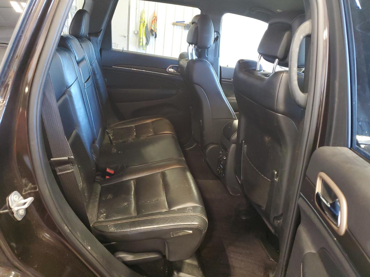 2017 Jeep Grand Cherokee - Image 11