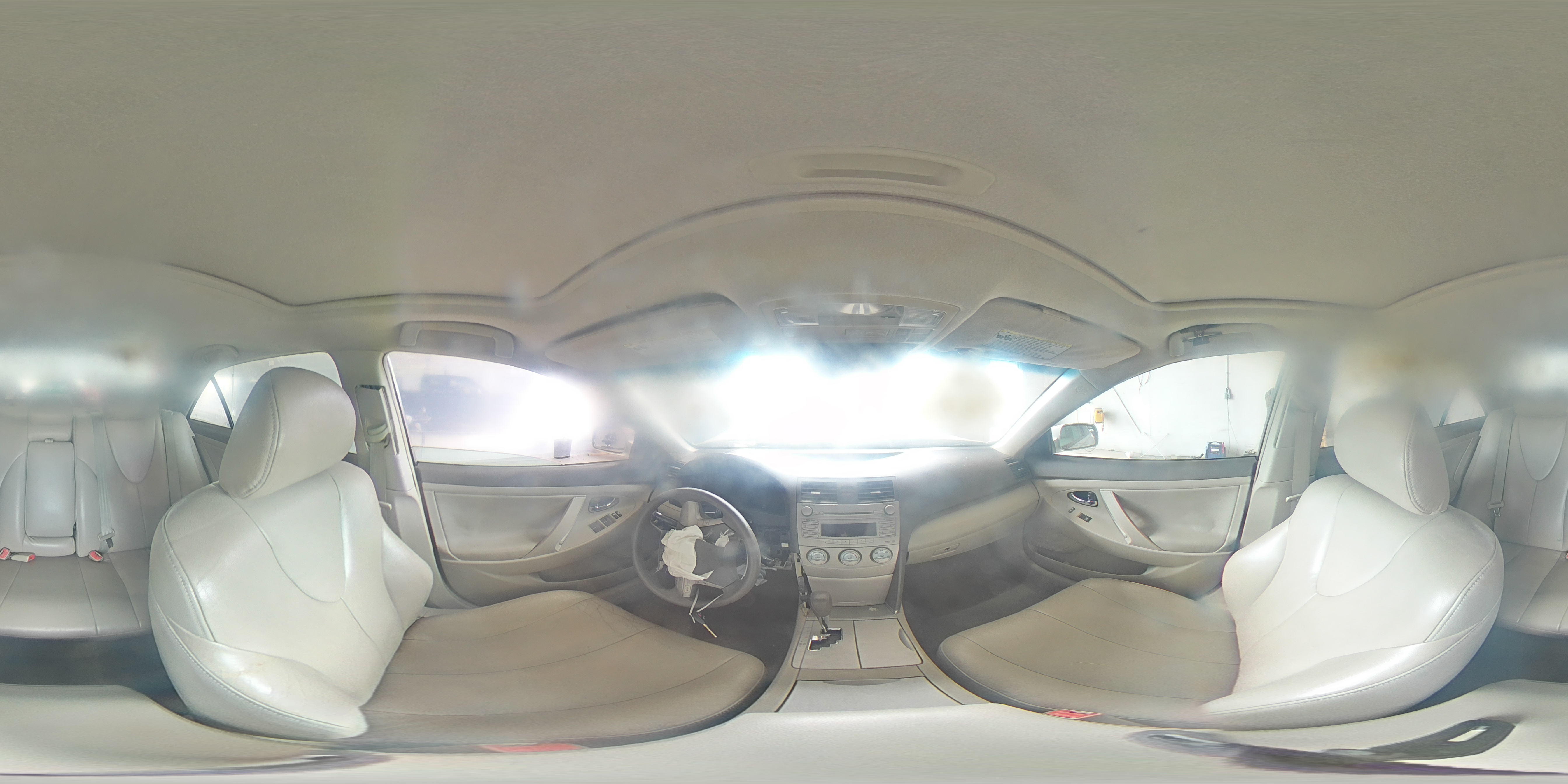 2011 Toyota Camry - Image 12