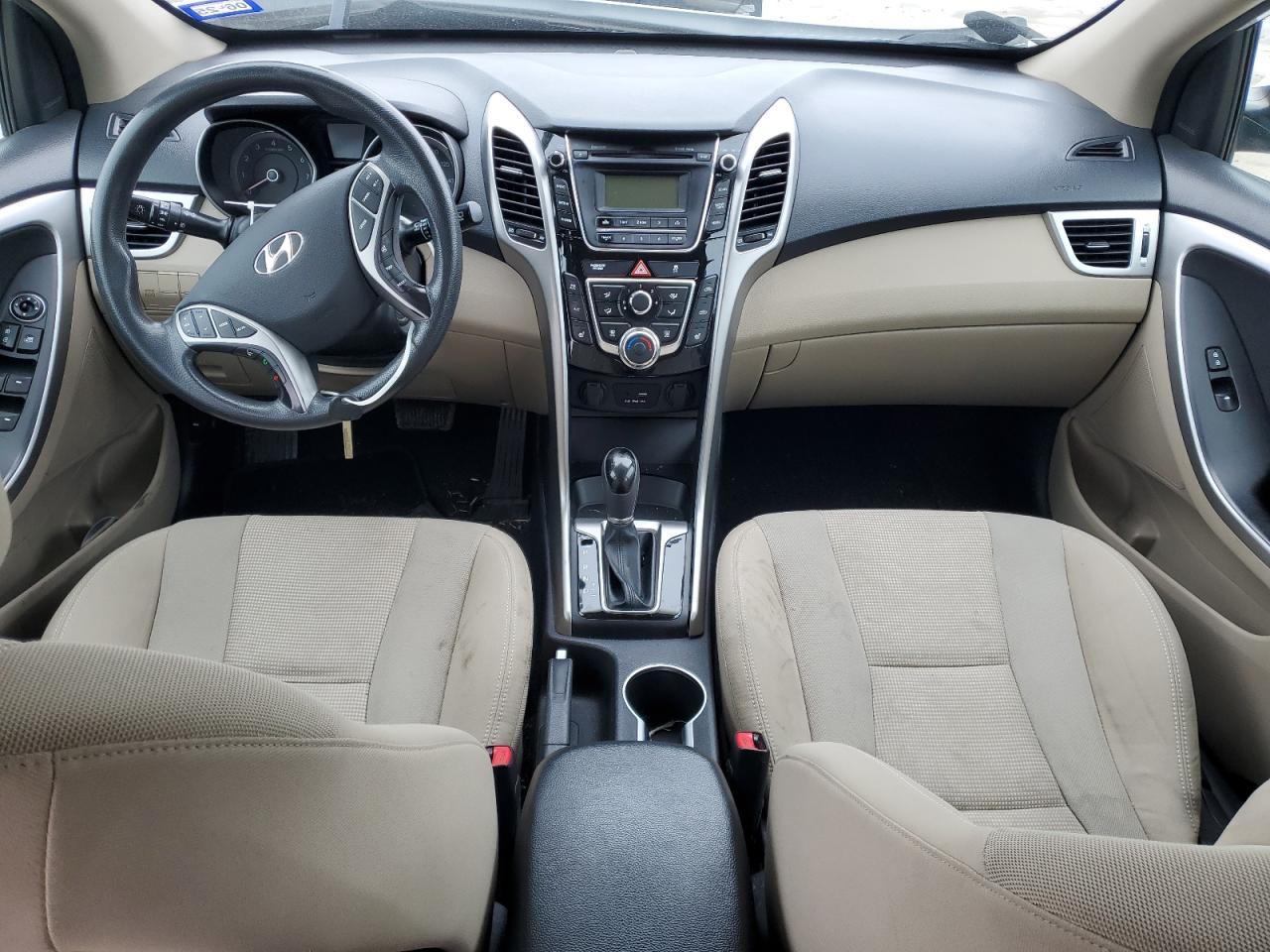 2015 Hyundai Elantra - Image 8