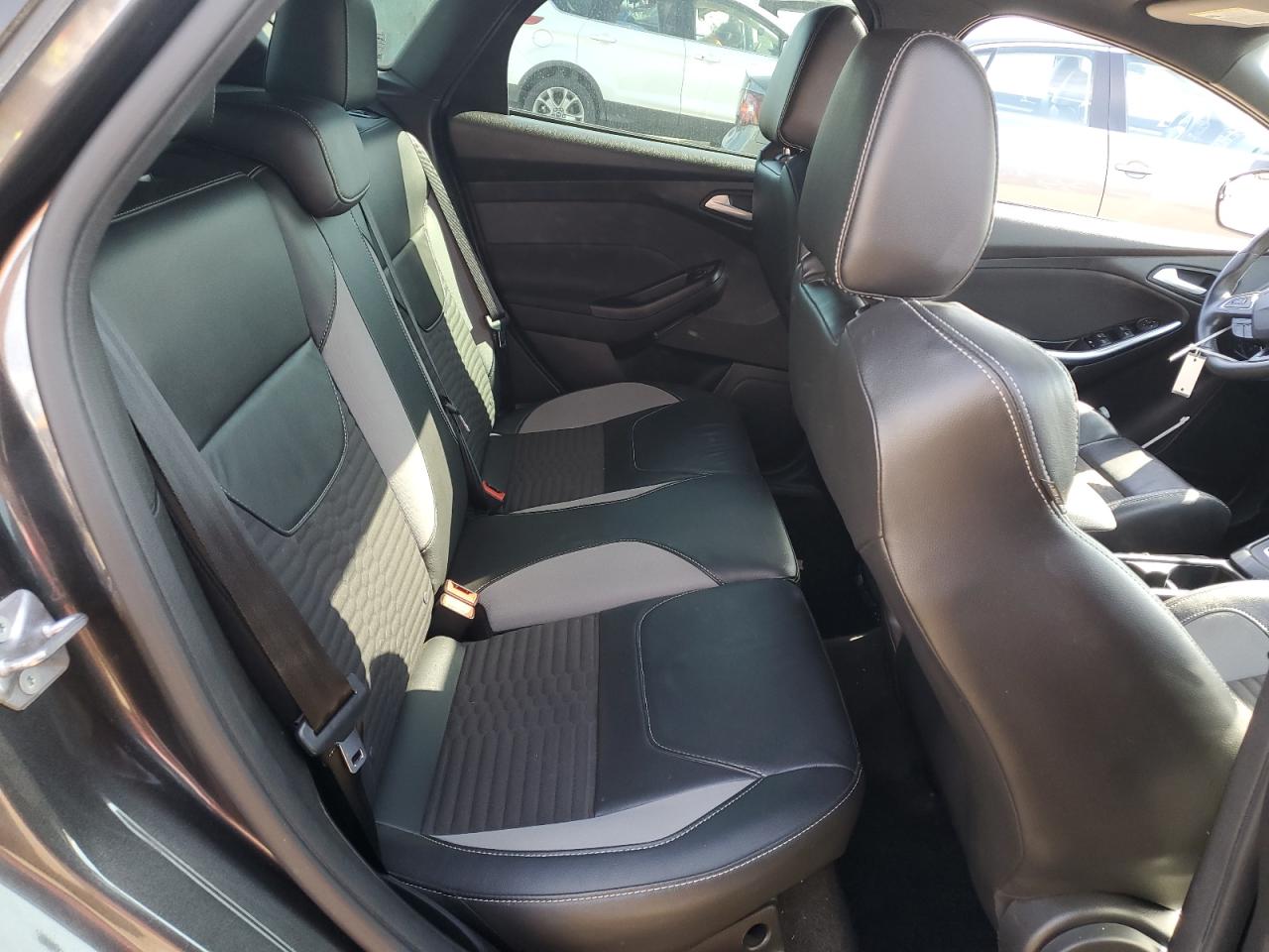 2017 Ford Focus - Image 10