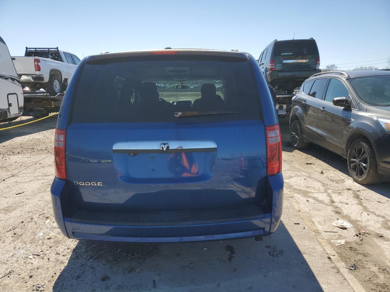 2010 Dodge Caravan - Image 6