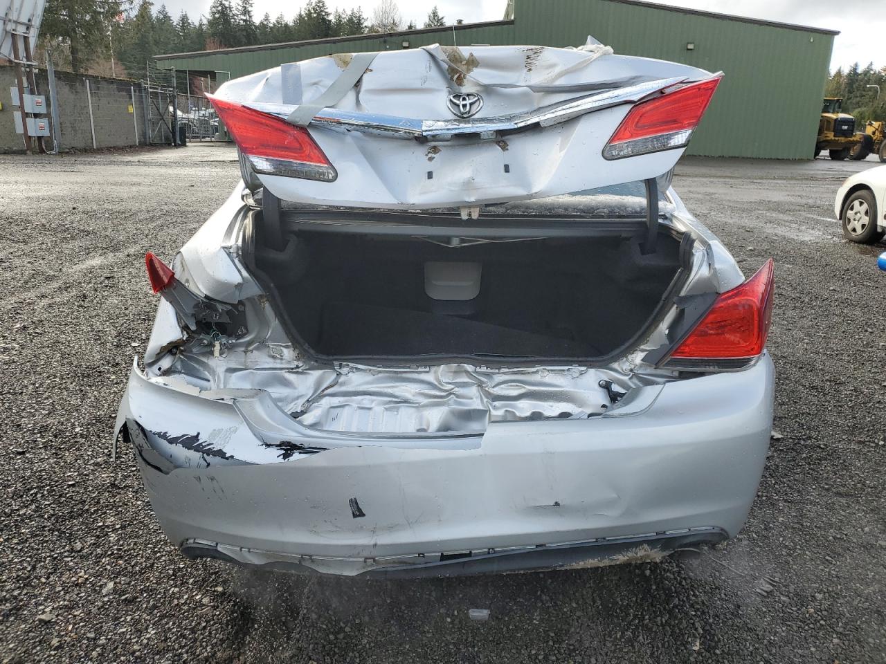 2011 Toyota Avalon - Image 6