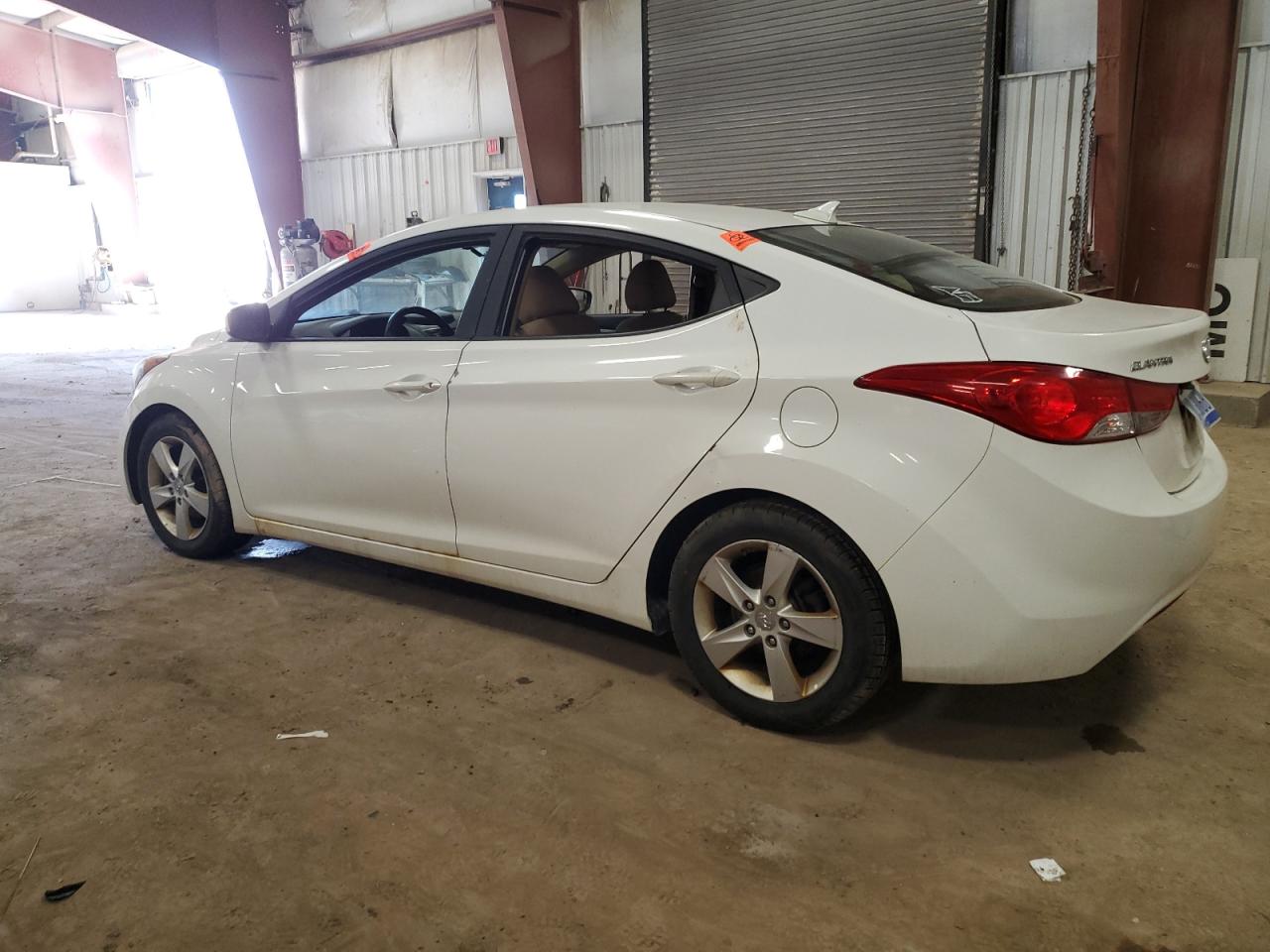 2013 Hyundai Elantra - Image 2