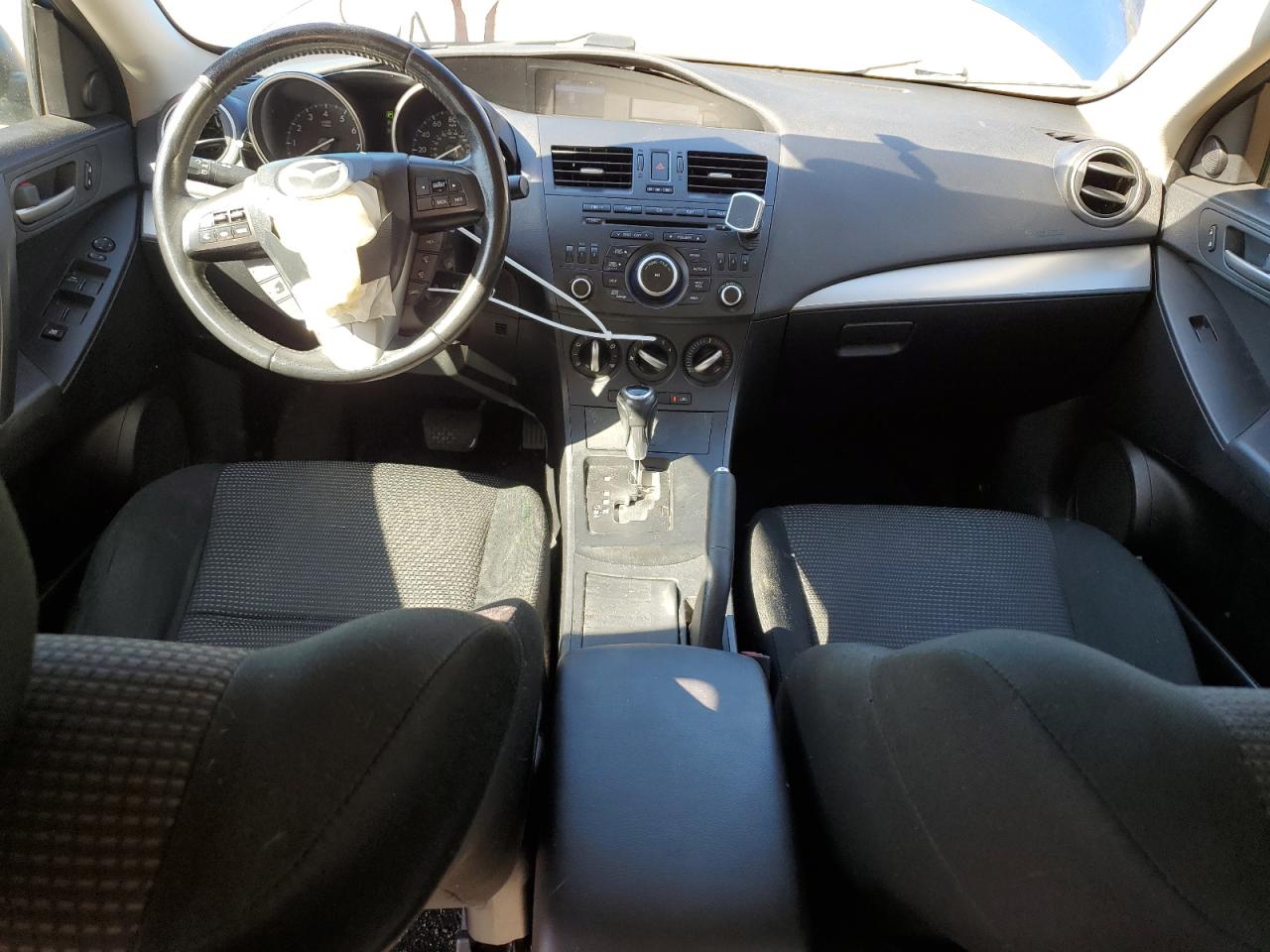 2012 Mazda 3 - Image 8