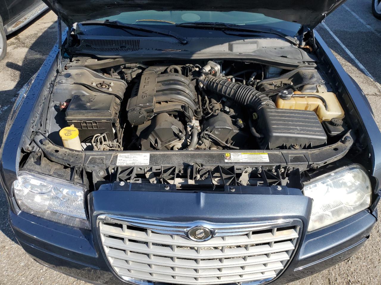 2008 Chrysler 300 - Image 11