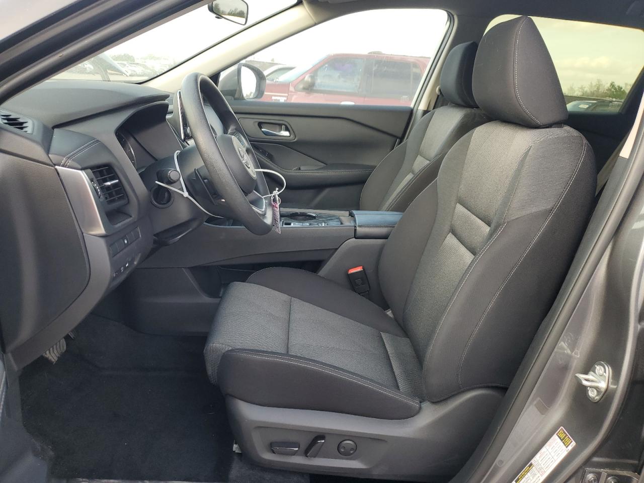 2024 Nissan Rogue - Image 7