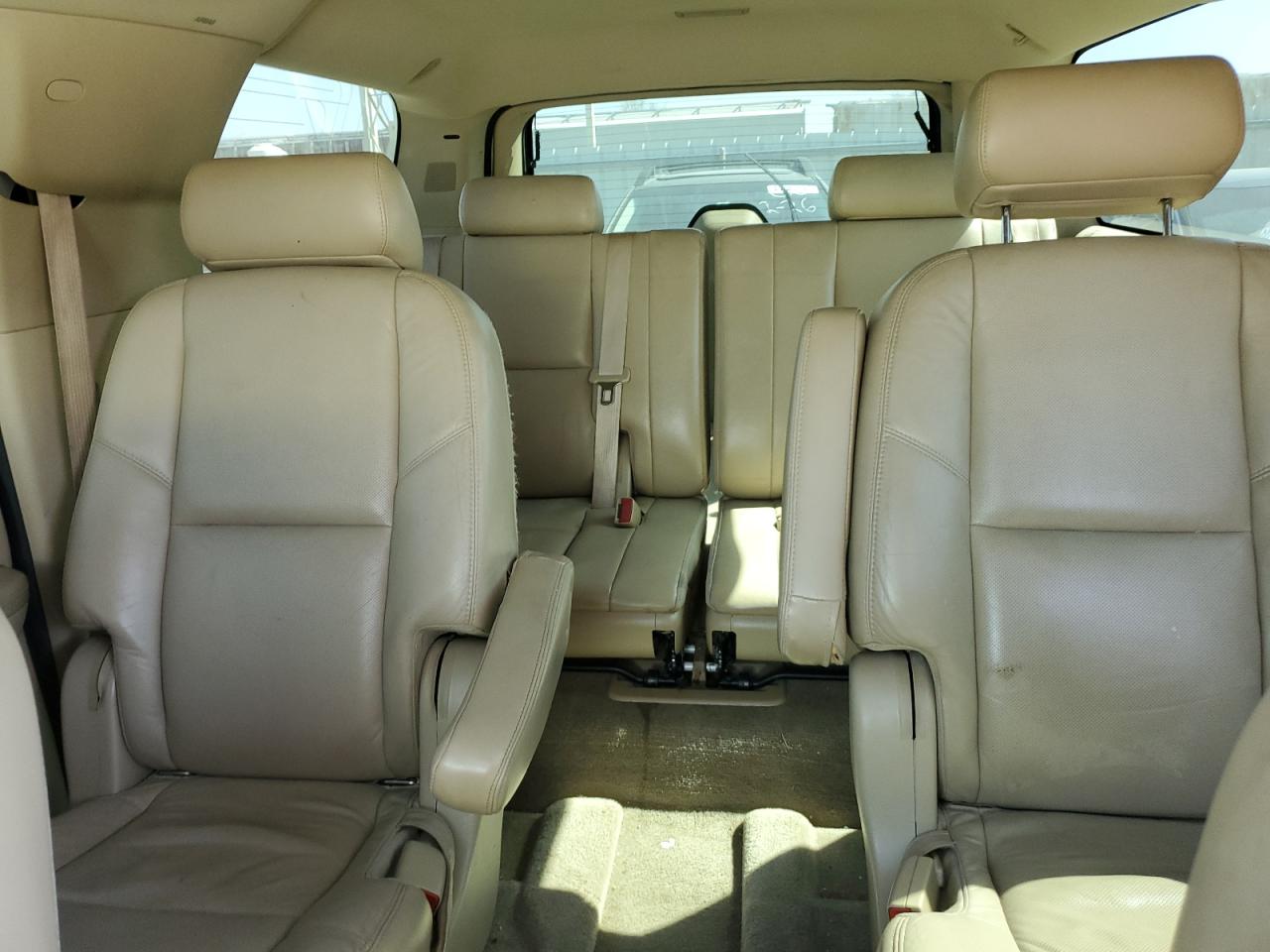 2009 Cadillac Escalade - Image 10