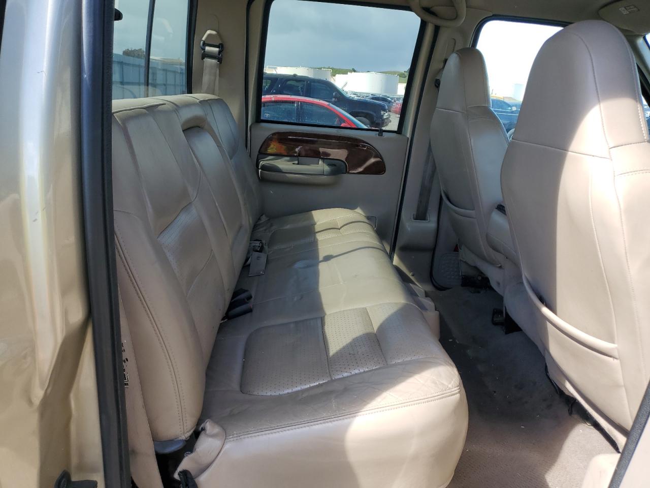 2001 Ford F250 - Image 10