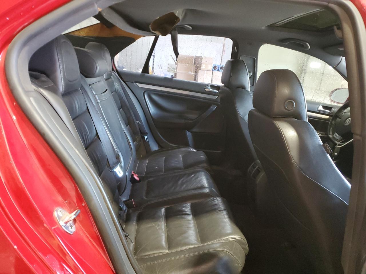 2006 Volkswagen Jetta - Image 10