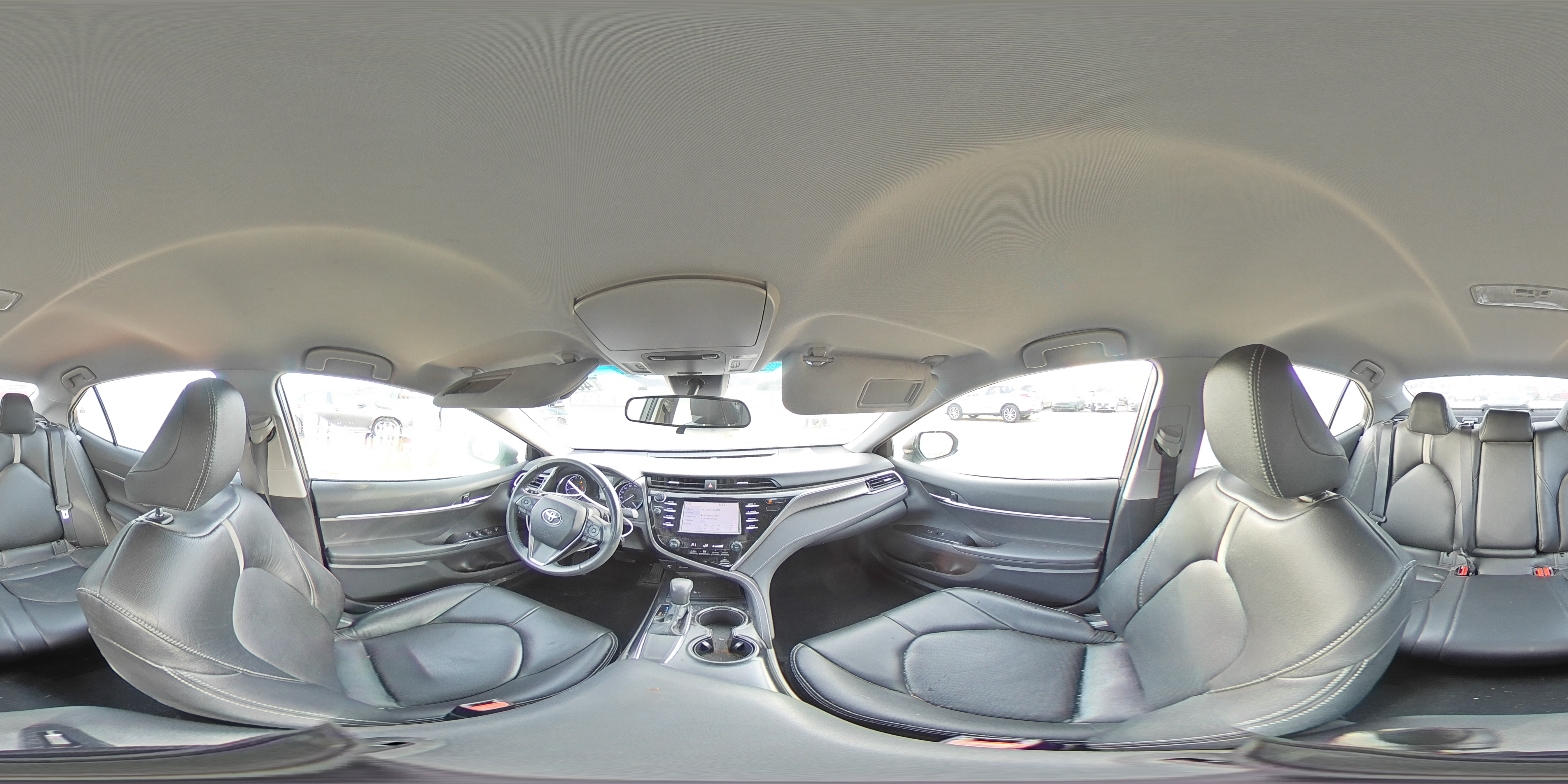 2018 Toyota Camry - Image 12