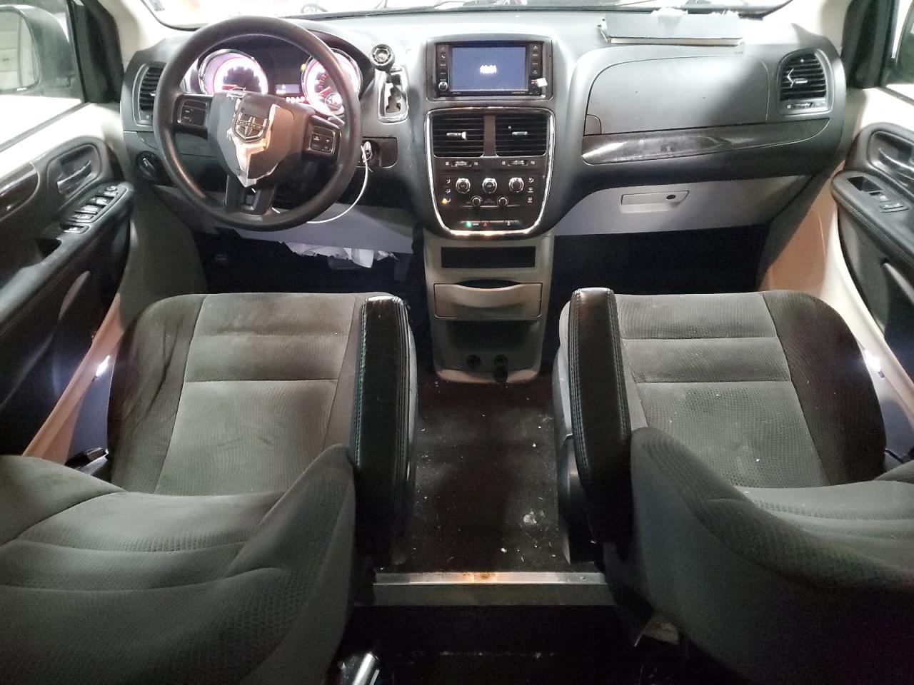 2019 Dodge Caravan - Image 8