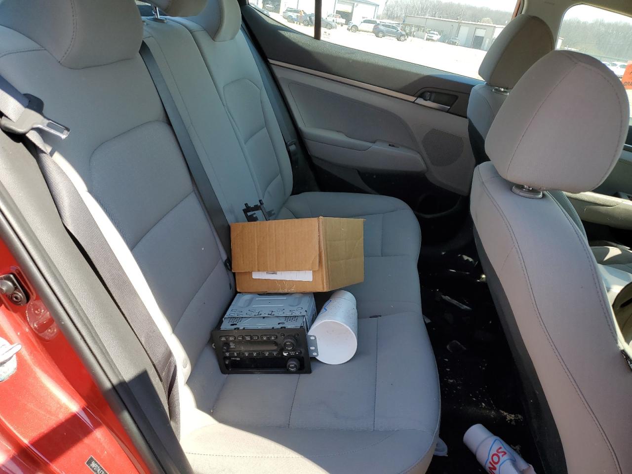 2017 Hyundai Elantra - Image 10