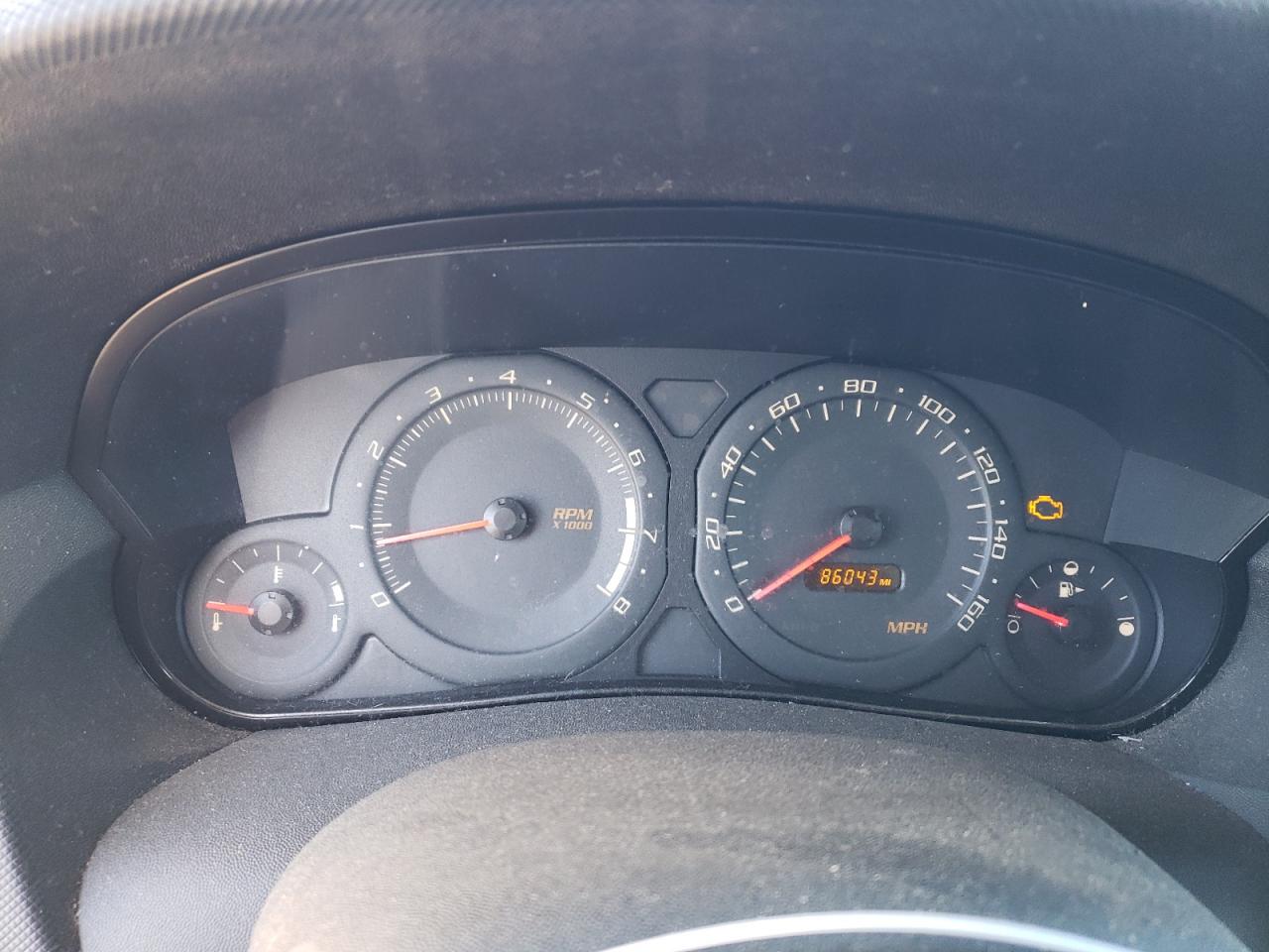 2004 Cadillac SRX - Image 9