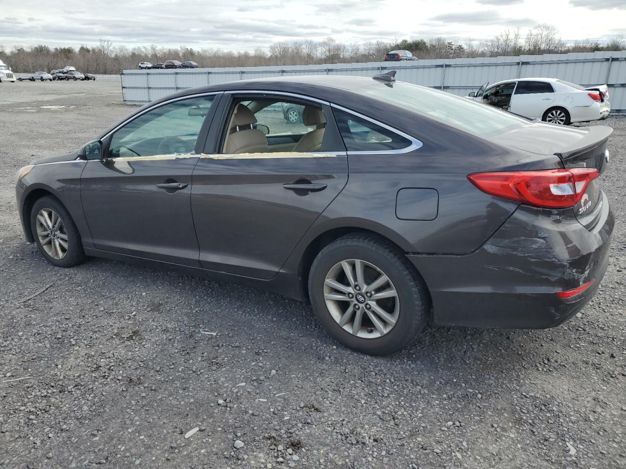 2016 Hyundai Sonata - Image 2