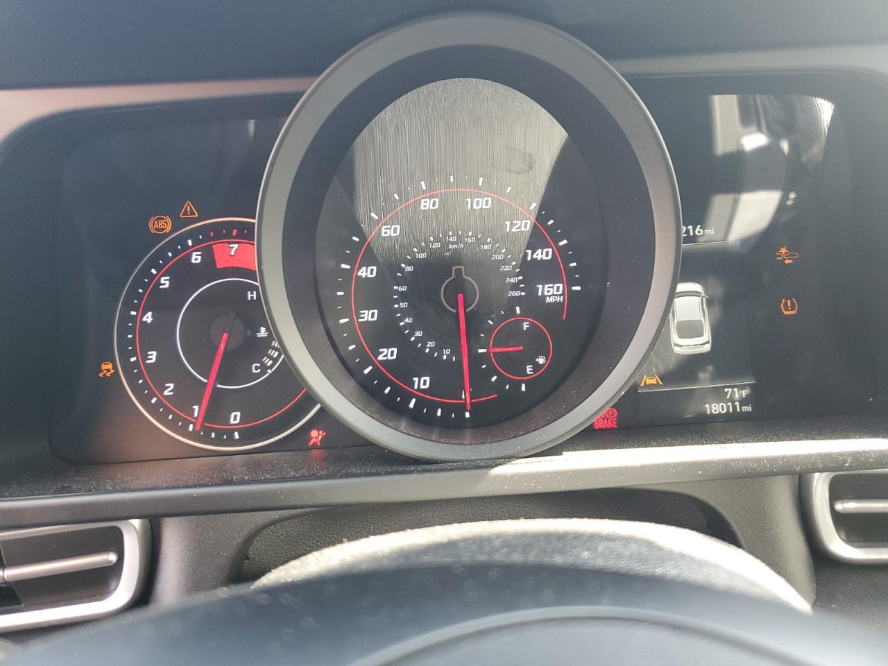 2023 Hyundai Elantra - Image 9