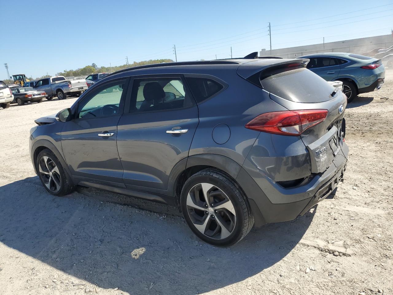 2016 Hyundai Tucson - Image 2