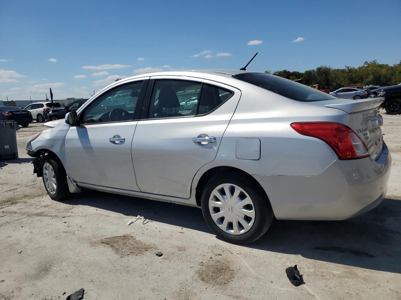 2012 Nissan Versa - Image 2