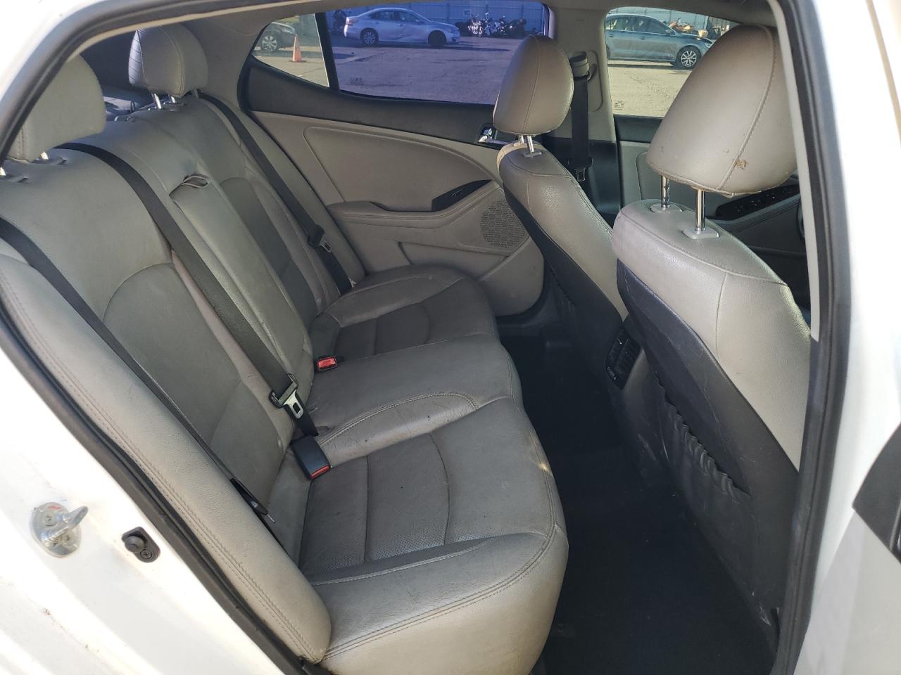 2013 Kia Optima - Image 10