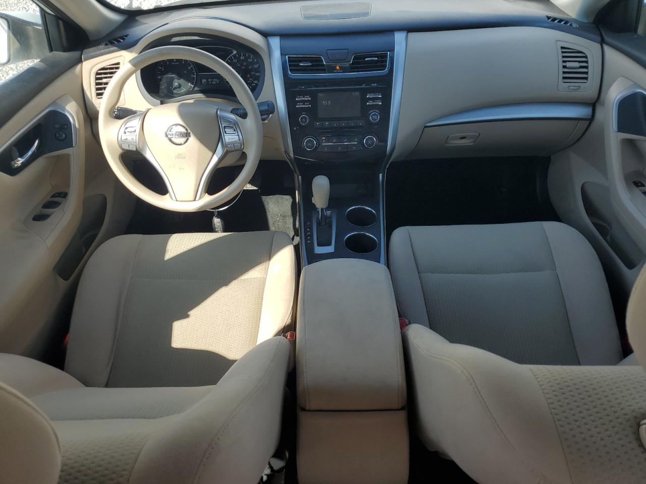 2015 Nissan Altima - Image 8