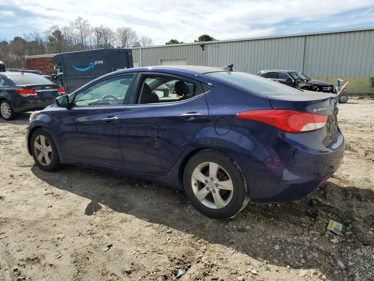 2013 Hyundai Elantra - Image 2