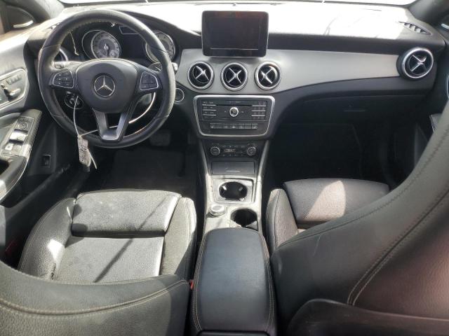 Sedans MERCEDES-BENZ CLA-CLASS 2016 Biały