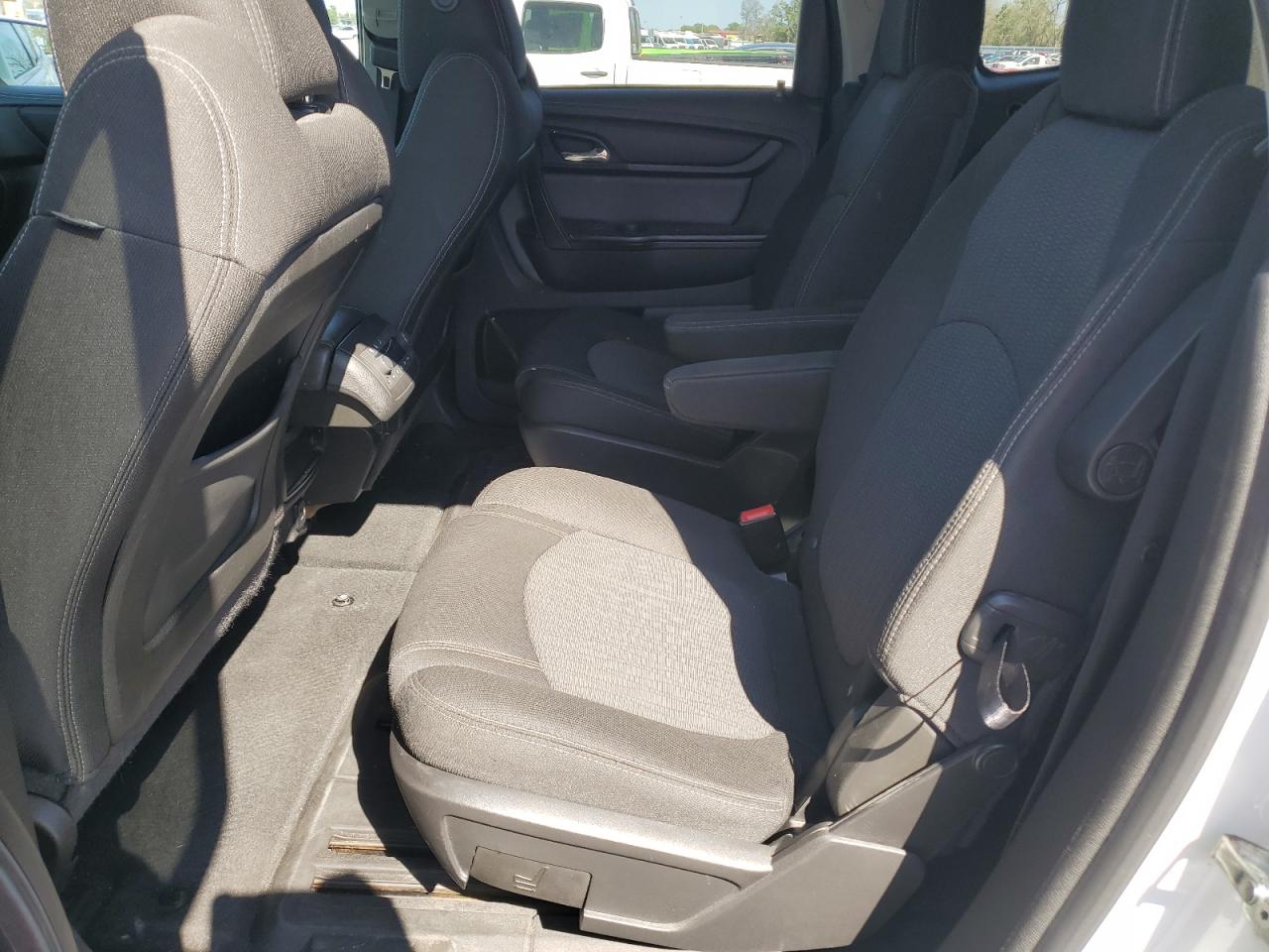 2017 Chevrolet Traverse - Image 11