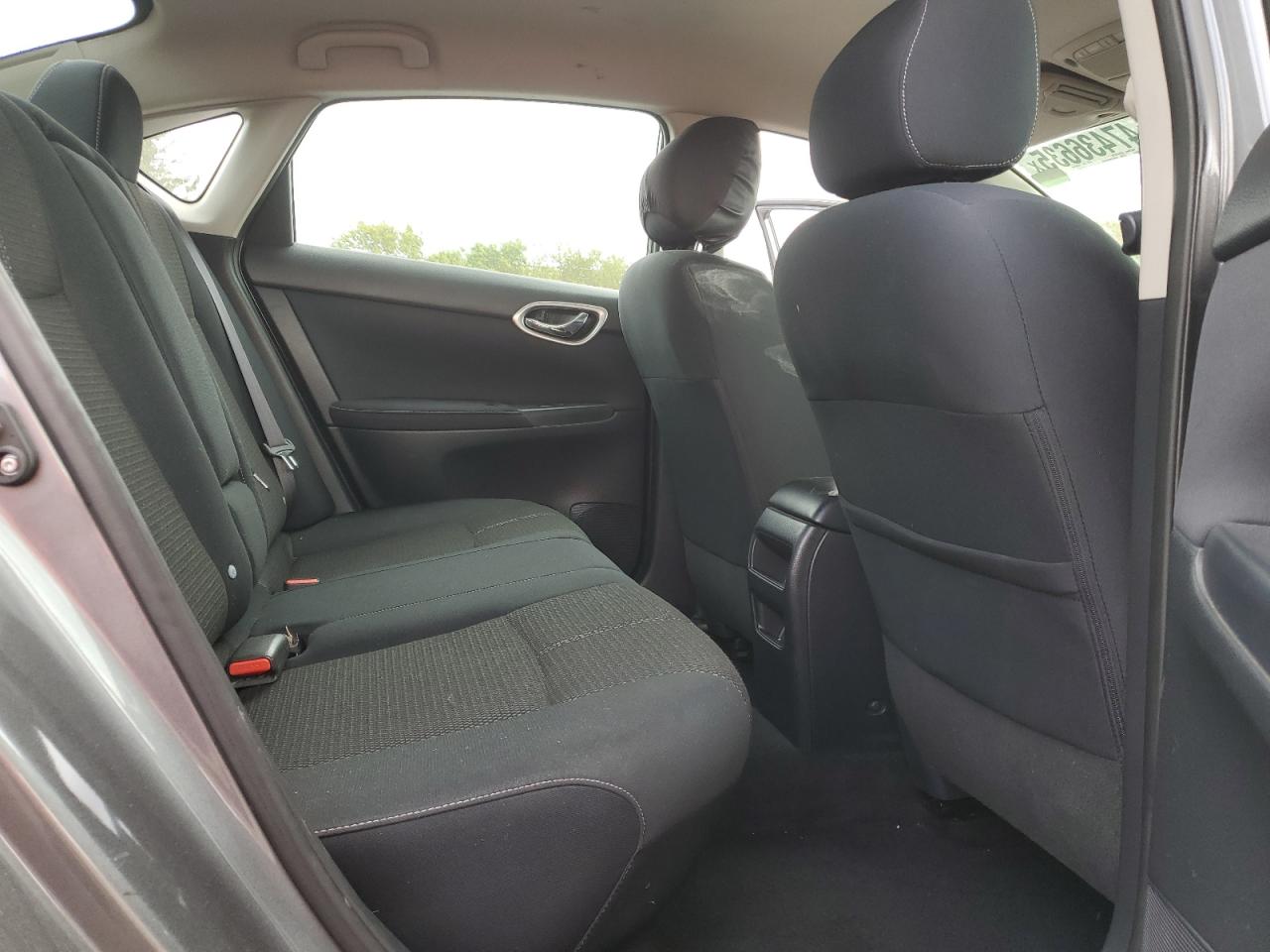2015 Nissan Sentra - Image 10