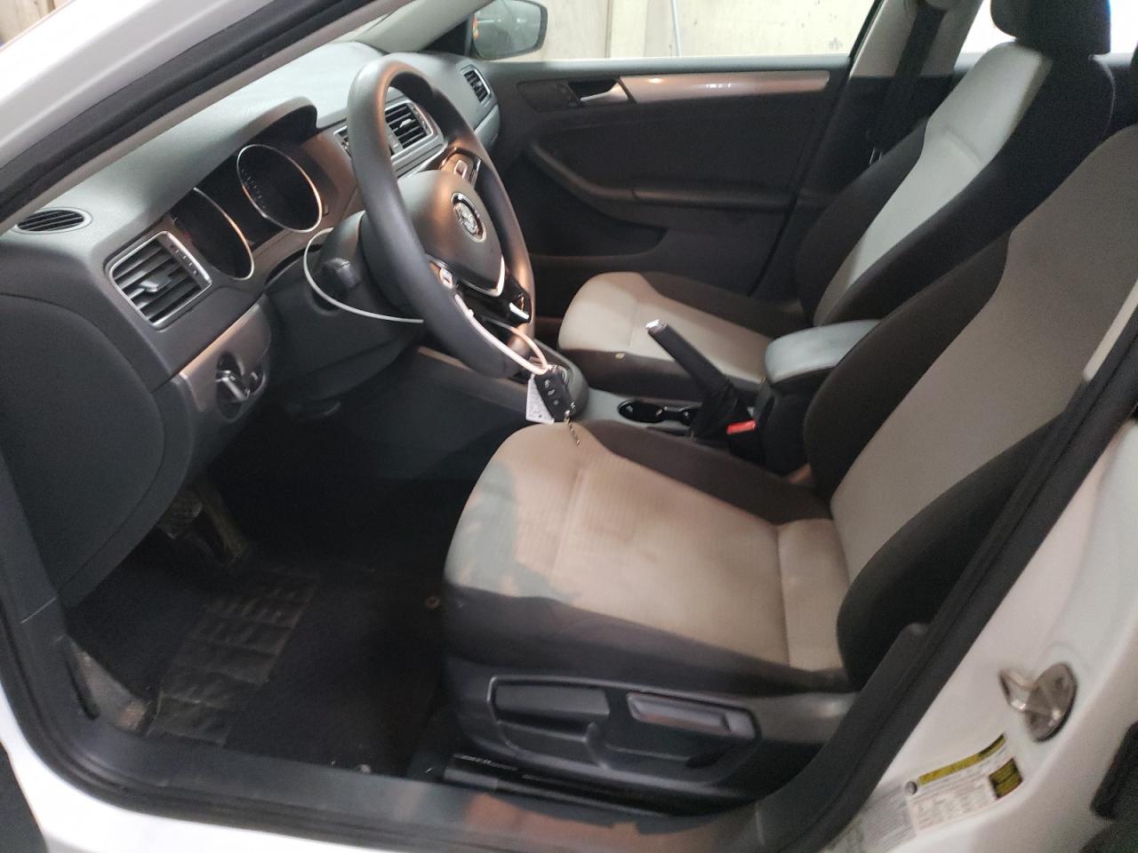 2017 Volkswagen Jetta - Image 7