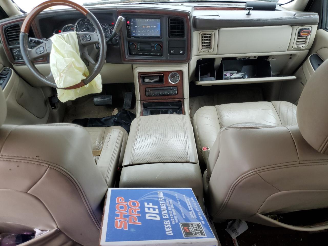 2005 Cadillac Escalade - Image 8