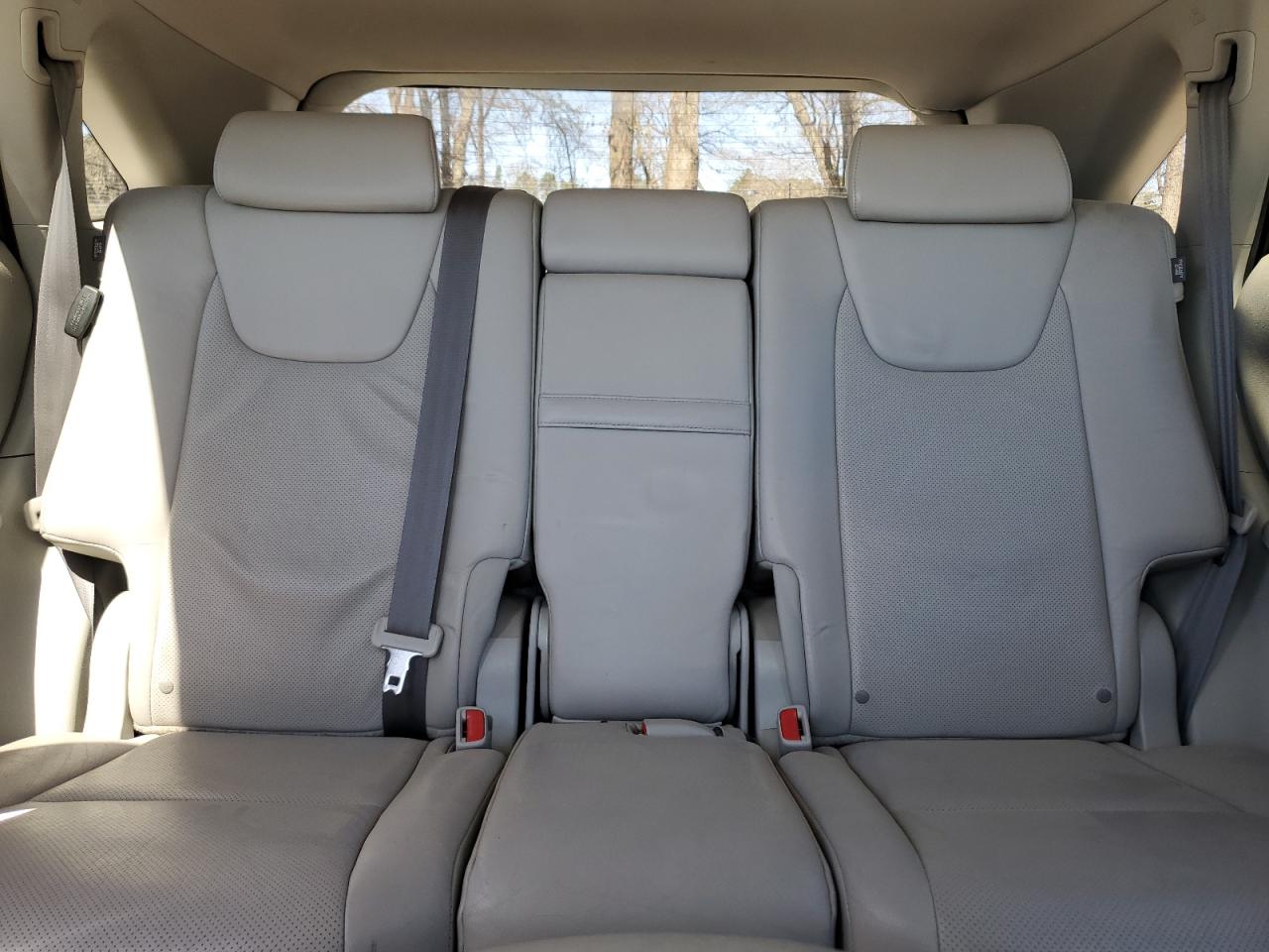 2010 Lexus RX - Image 10