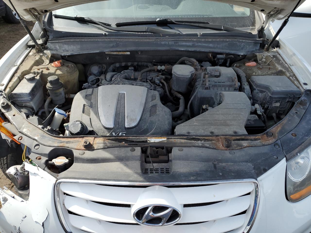 2010 Hyundai Santa Fe - Image 12