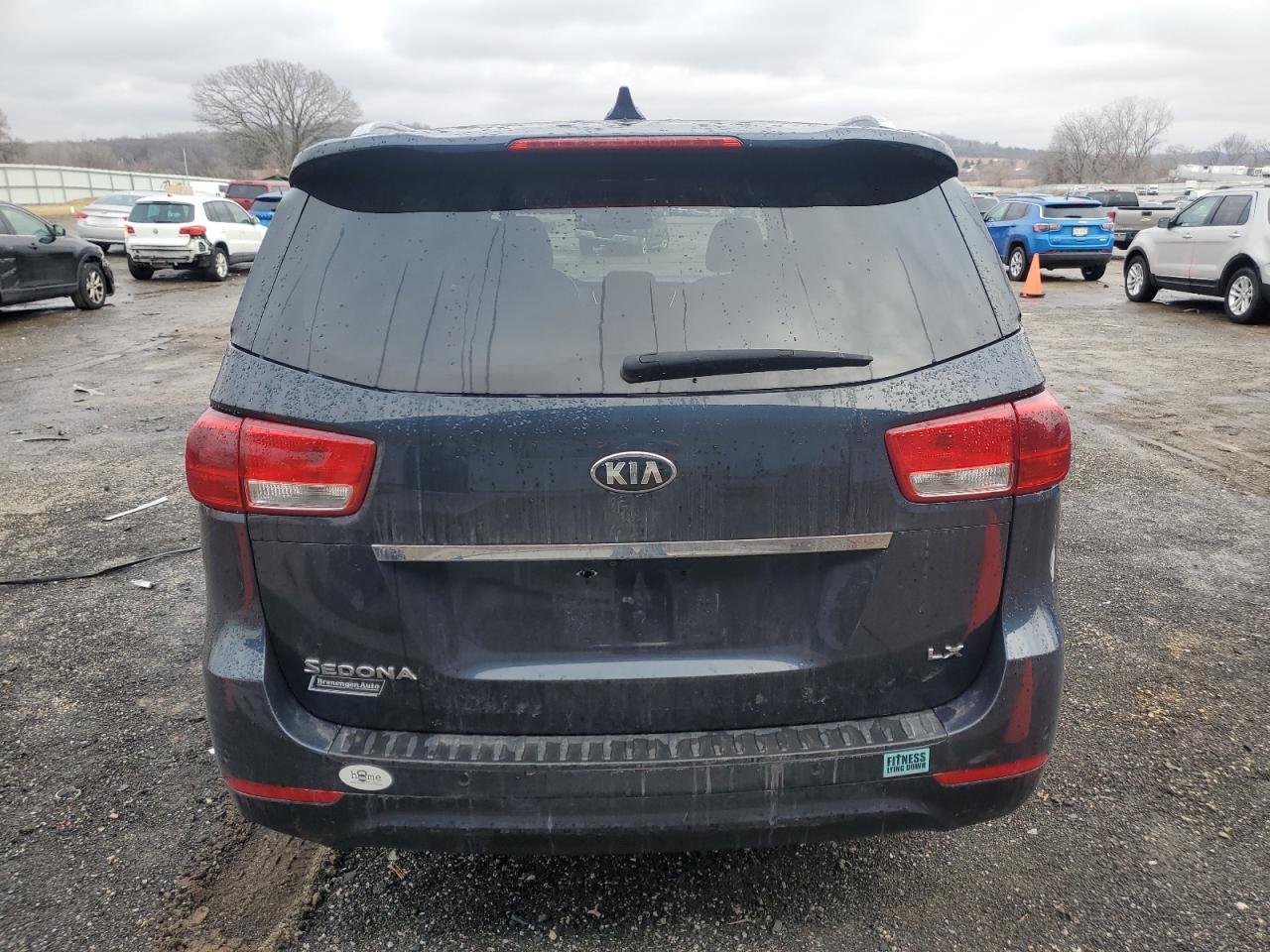 2016 Kia Sedona - Image 6