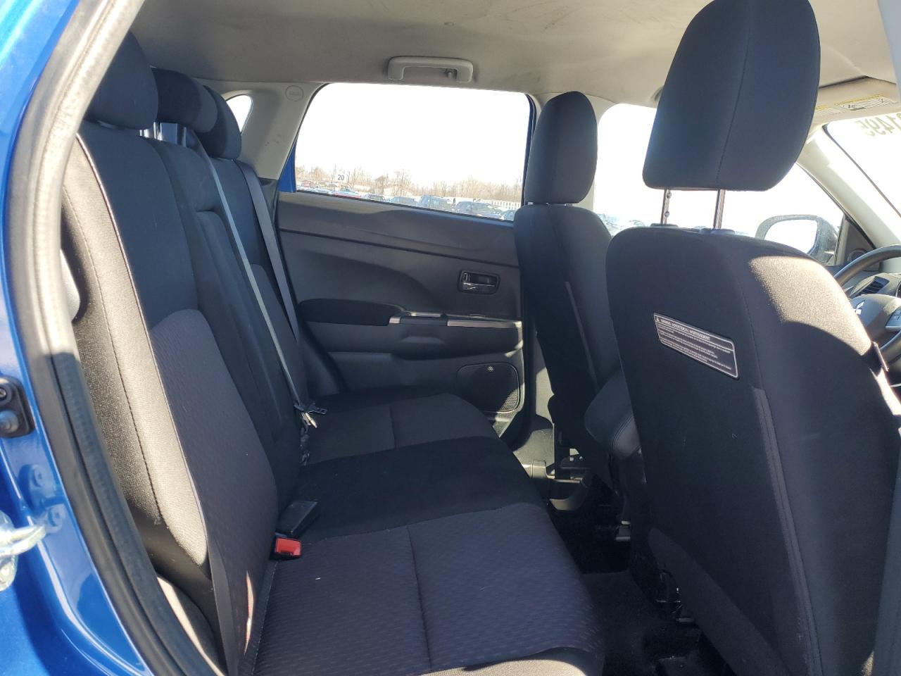 2018 Mitsubishi Outlander - Image 11